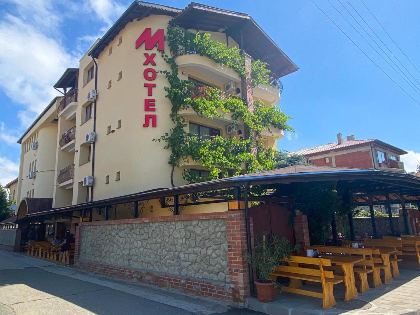 Хотел М1 Hotel Primorsko Exterior photo